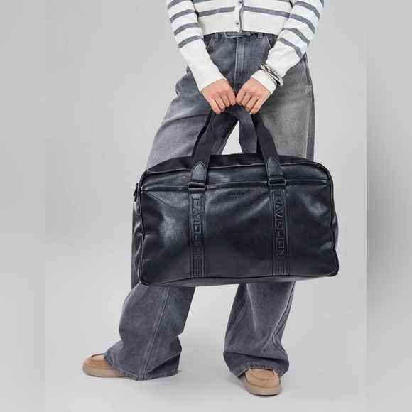 NWT David Jones Black Leather Travel Duffle Bag Gym Weekender 20x11x9 in - Picture 10 of 11